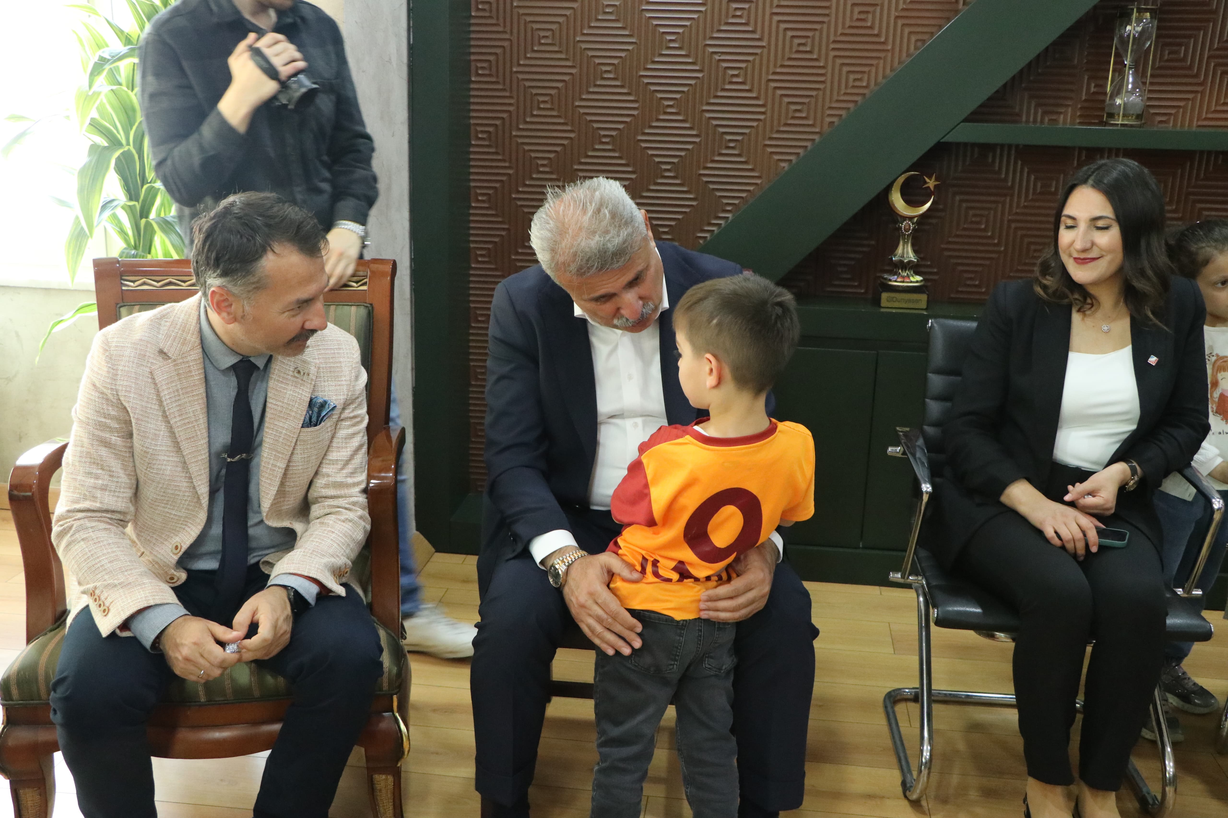 bahceseh-r-kolej-anaokulu-ogrenc-ler-beled-yem-ze-renk-katti